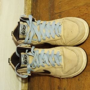 Nike 60 sneakers cream/light beige size 6